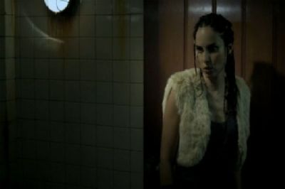 1x02 - Suelo bajo sus pies
