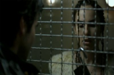 1x02 - Suelo bajo sus pies
