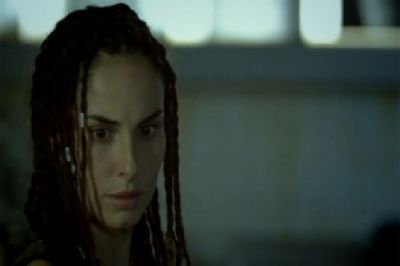 1x02 - Suelo bajo sus pies
