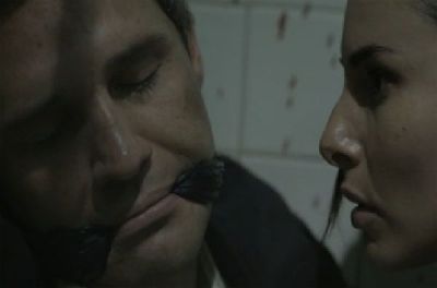 1x02 - Suelo bajo sus pies
