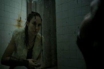 1x02 - Suelo bajo sus pies
