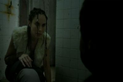1x02 - Suelo bajo sus pies
